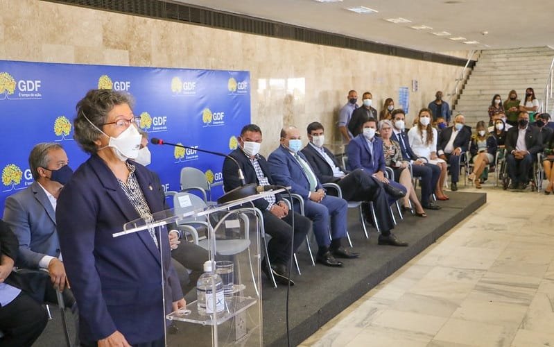 Ibaneis anuncia concurso para 3,5 mil vagas na Universidade do DF