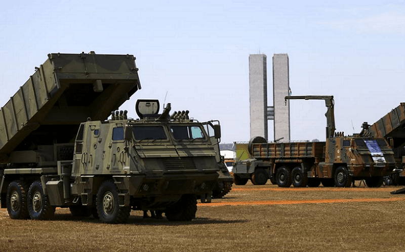 Blindado lançador de foguetes Esplanada