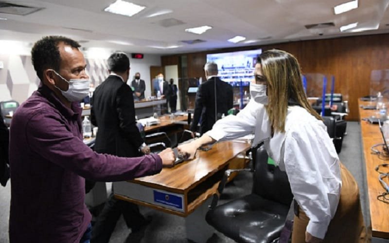 CPI quebra sigilos de motoboy da VTCLog e convoca responsável por pagamentos