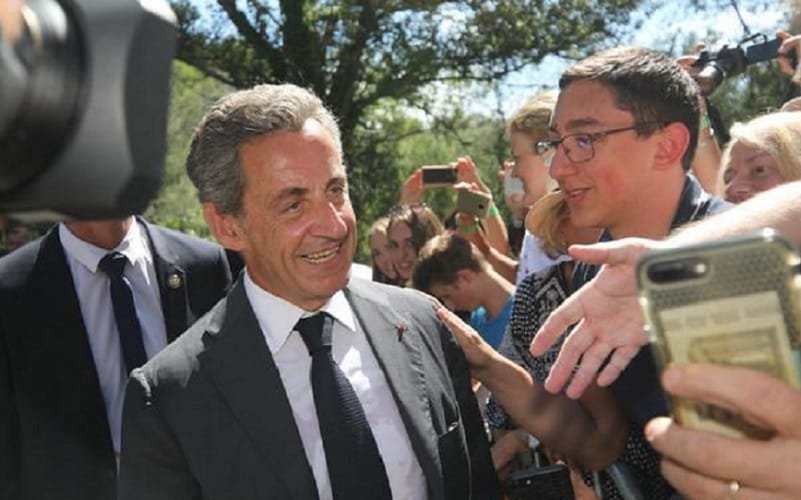 Justiça coloca em liberdade o ex-presidente Sarkozy