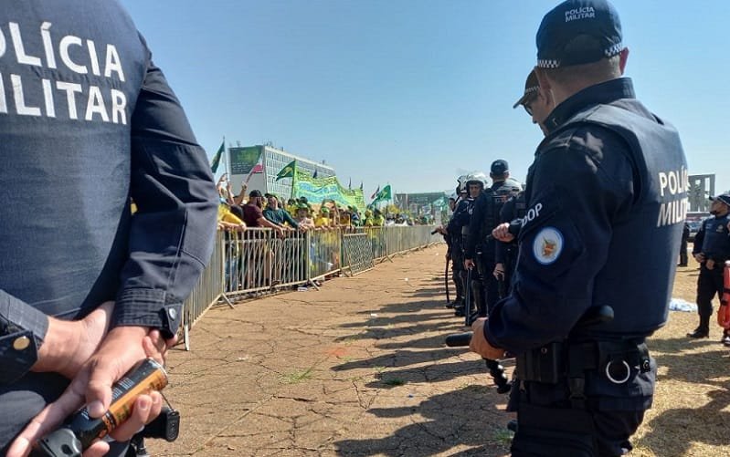 Infiltrado, padre, ladrão e tensão. Os flagrantes da manifestação