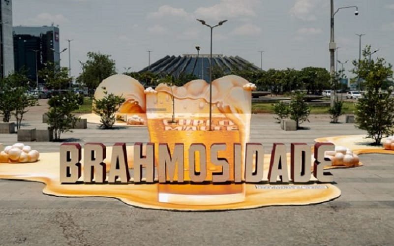 Praça do Conjunto Nacional é escolhida para campanha de cervejaria