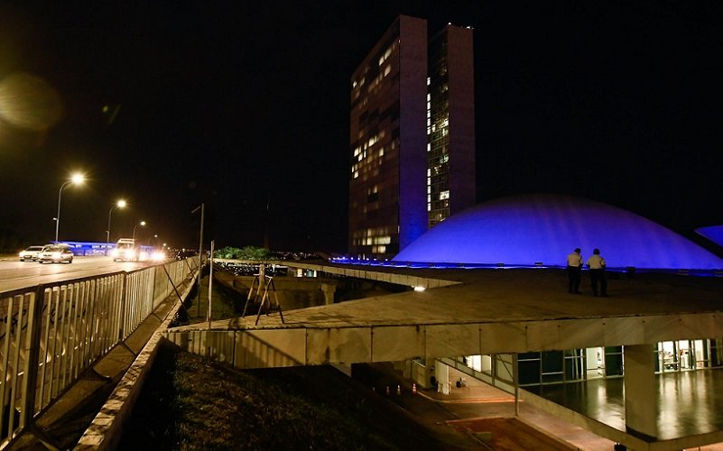 Congresso Nacional azul Misto Brasília