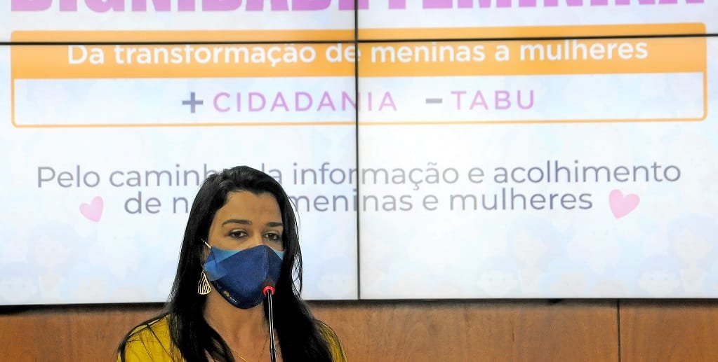 Giselle Ferreira é a secretária de Esporte e Lazer e acompanhou a doação de 11 mil absorventes para escolas públicas/Lúcio Bernardo Júnior/Agência Brasília