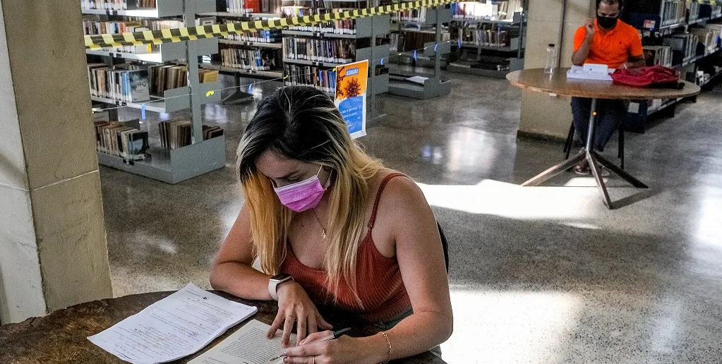 Oferta de apoio financeiro para bolsa de estudos no exterior