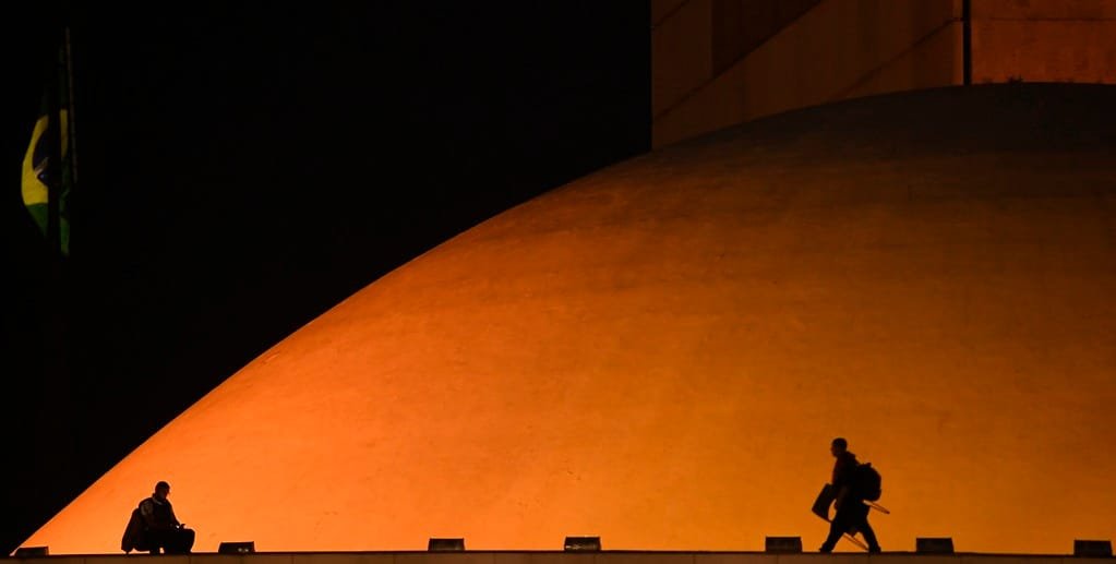 Cor laranja na Cúpula do Senado Federal em alusão à campanha internacional 16 Dias de Ativismo pelo Fim da Violência contra a Mulher/Jefferson Rudy/Agência Senado