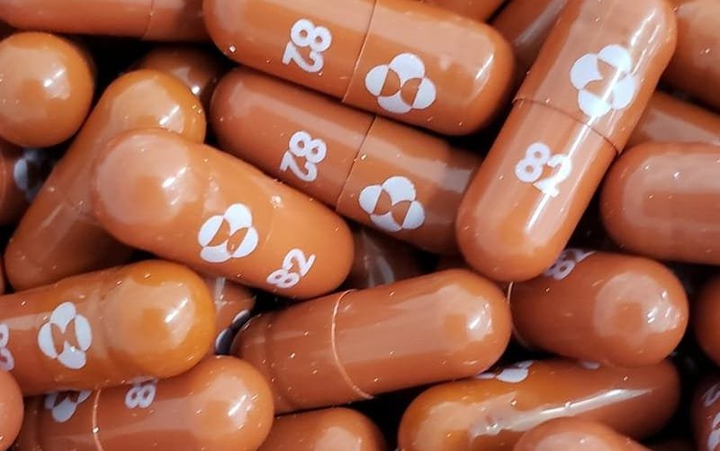 Reino Unido aprova primeira pílula contra a Covid-19