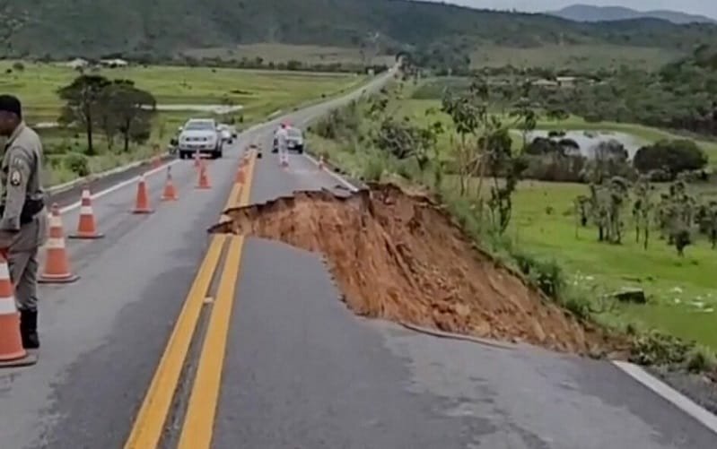 Goiás Estrada GO-118 interditada Misto Brasília