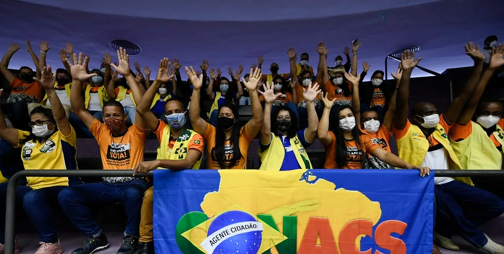 Senado aprova aposentadoria especial para agentes de saúde