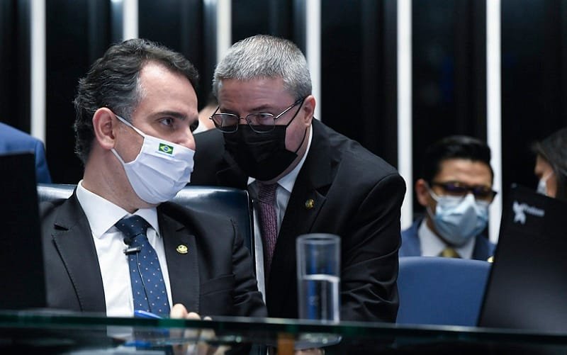 Anastasia é indicado ministro do TCU em derrota do governo