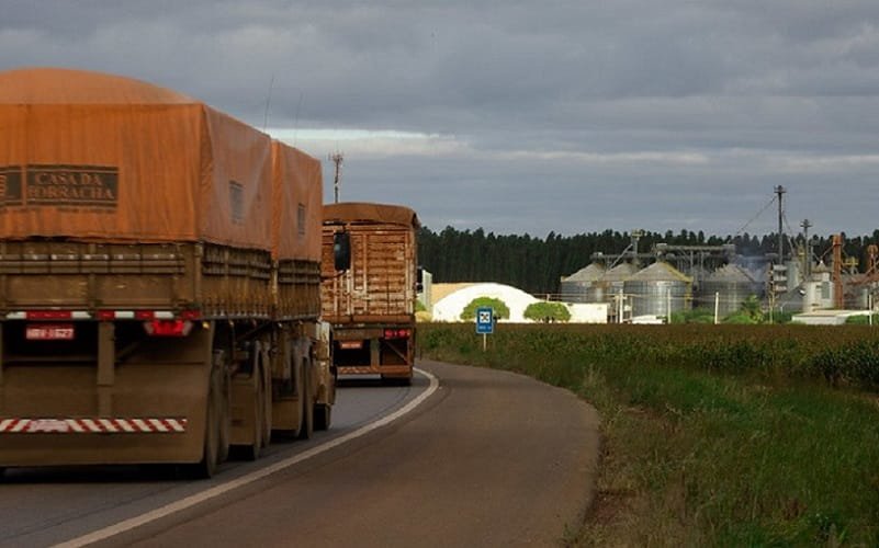 Caminhão transporte rodoviário Misto Brasília