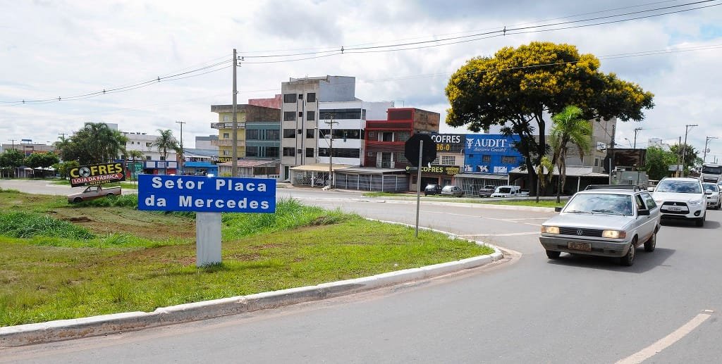 O Setor Placa da Mercedes, no Núcleo Bandeirante, será regularizado e deve beneficiar 100 empresas/Paulo H. Carvalho/Agência Brasília