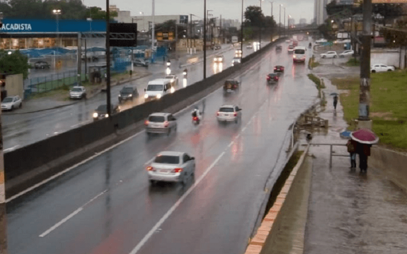 Chuva Embu das Artes São Paulo Misto Brasília