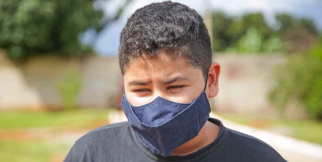 João Guilherme torce para que o campo em reforma da QN 34, conjunto 5, do Ricaho Fundo II fique pronto logo/Tony Oliveira/Agência Brasília