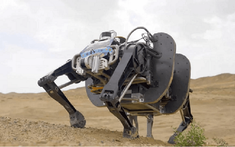 China apresenta robô quadrúpede movido a energia elétrica