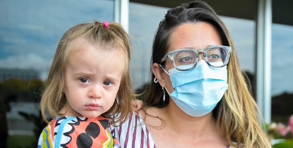 Sabrina Saigg, com a filhinha, é mais uma concursada que foi nomeada na Secretaria de Desenvolvimento Social/Geovana Albuquerque/Agência Brasília