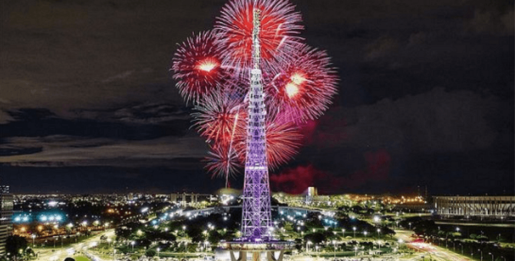 Fogos de artifício animaram a noite da virada do ano no Distrito Federal/Divulgação