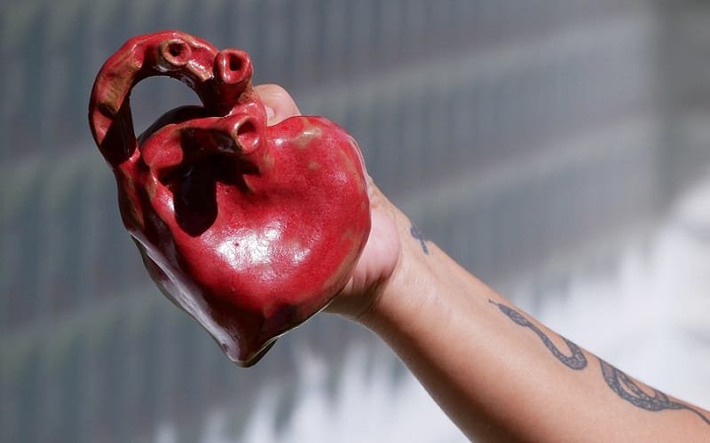 Feira mostra trabalhos em cerâmica de dez artistas