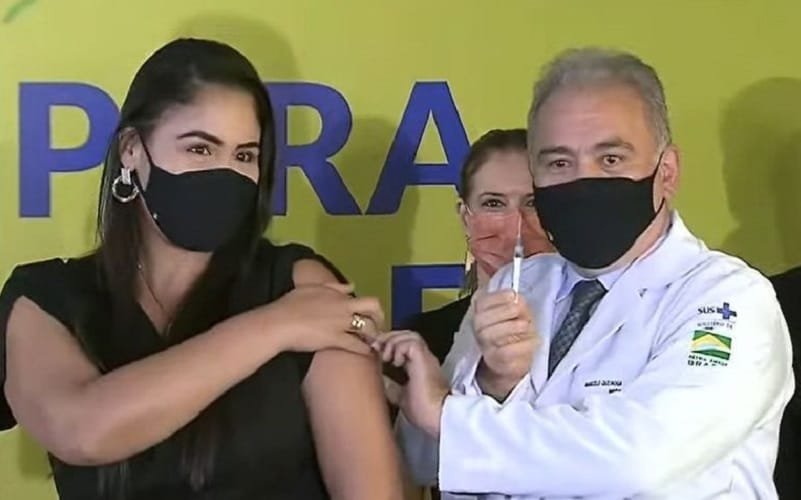 Saúde recebeu as primeiras doses da vacina nacional