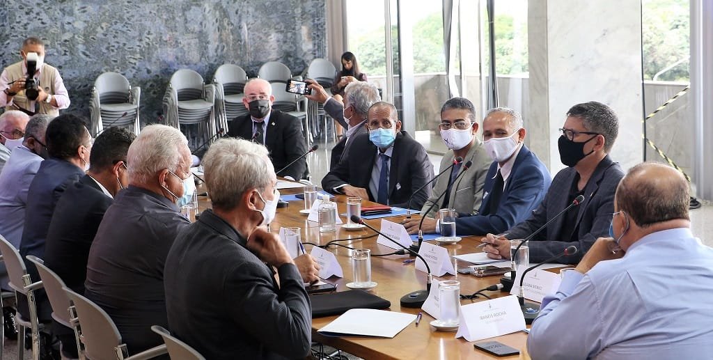 Representantes de entidades de pequenos e microempresários estiveram com o governador Ibaneis Rocha no Palácio do Buriti/Renato Alves/Agência Brasília