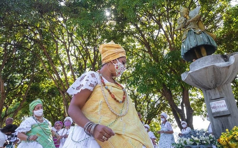 Devotos fazem homenagem a Iemanjá no Distrito Federal