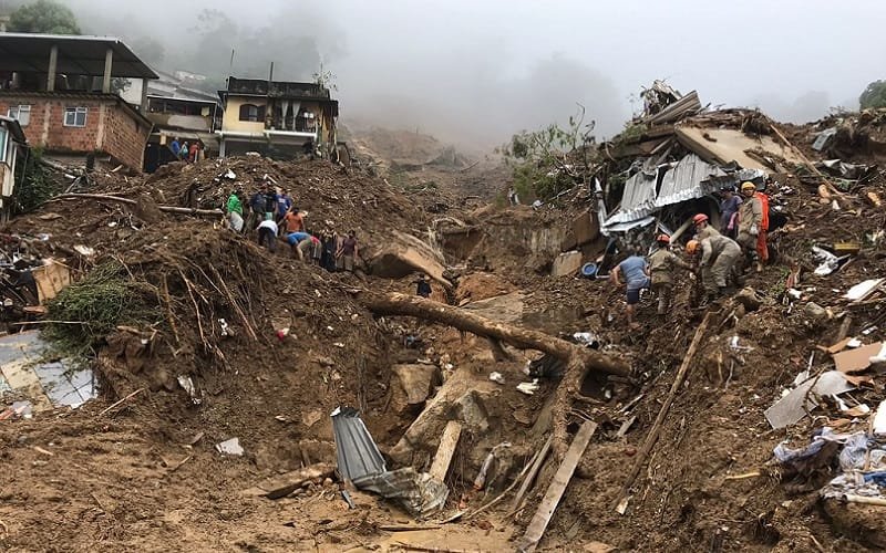 Notas de reais não enxugam lágrimas