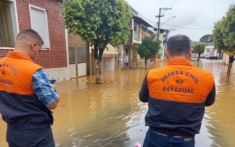 Chuvas no município de Petrópolis deixam 35 mortos