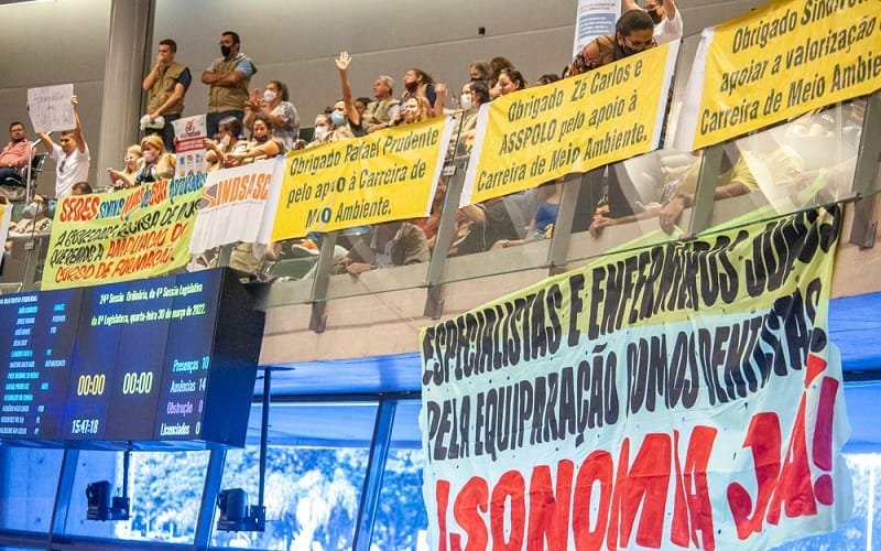 Distritais aprovam gratificação para várias categorias de servidores