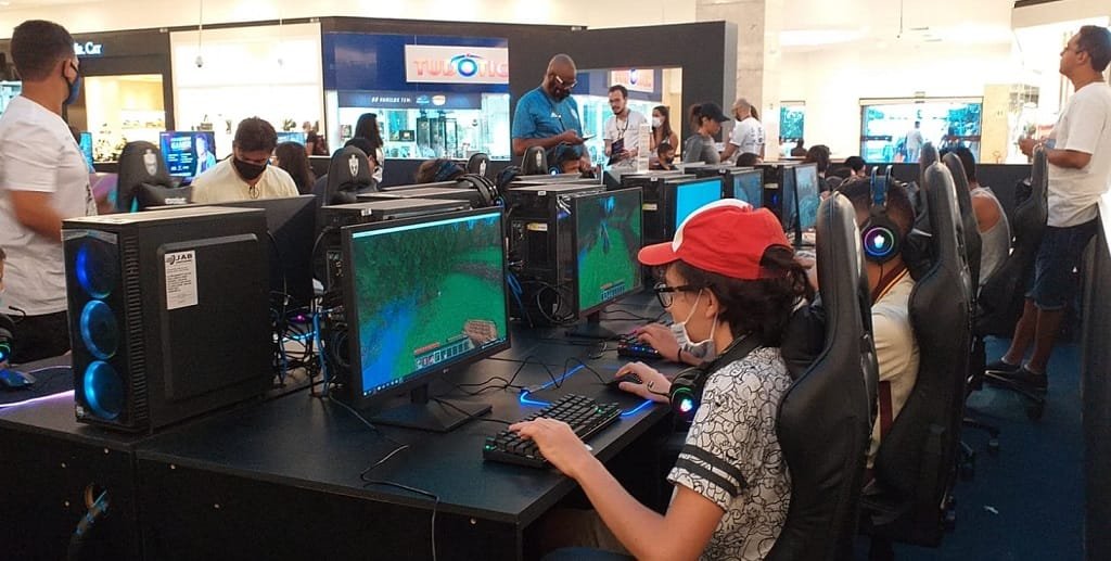 Jogos eletrônicos computadores Misto Brasília