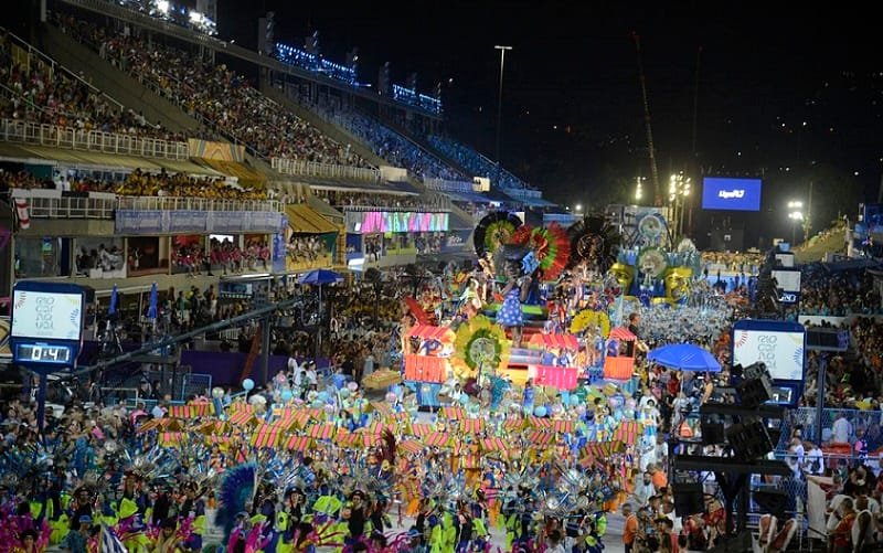 Continua desfile da Série Ouro na Marquês de Sapucaí