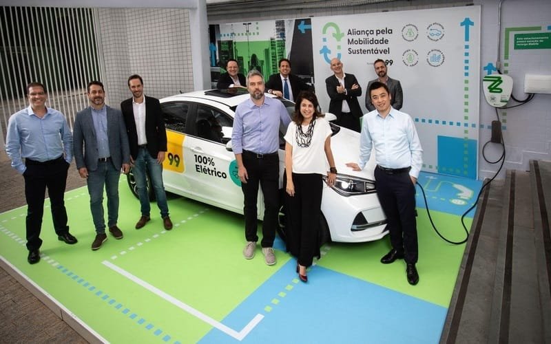 Carro elétrico aliança executivos Misto Brasília