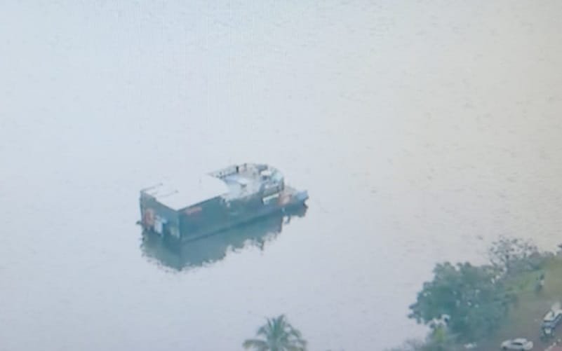 Embarcação encalhada será rebocada hoje do Lago Paranoá