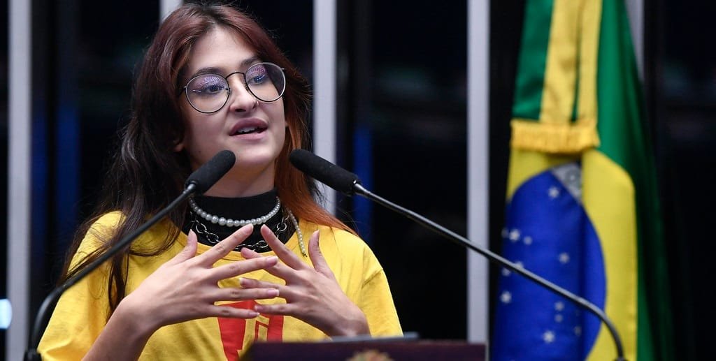 Monna Rodrigues, representante do Diretório Central dos Estudantes, na homenagem aos 60 anos da UnB no Senado/Jefferson Rudy/Agência Senado
