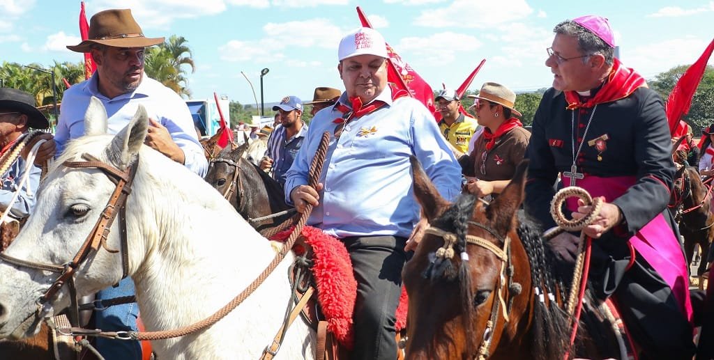Ibaneis Rocha, governador do DF, na cavalgada de seis quilômetros da 138ª edição da Festa do Divino de Planaltina/Renato Alves/Agência Brasília
