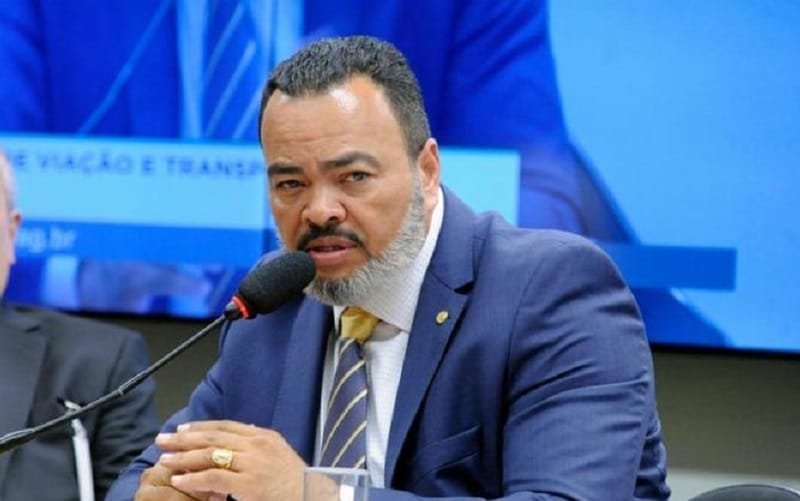 PT aciona a justiça contra volta de deputado à Câmara