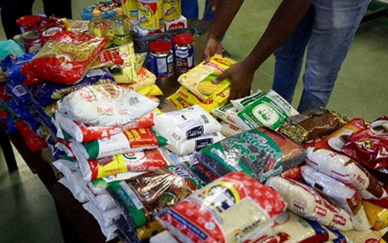 Colégio entrega 76 toneladas de alimentos doados