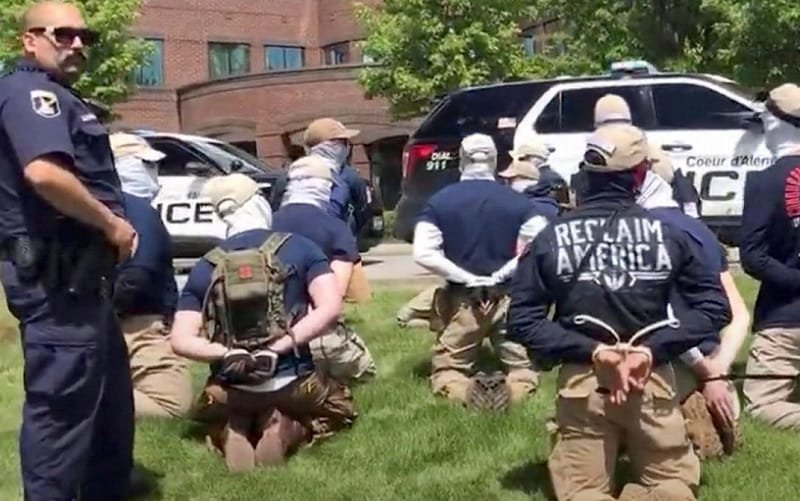 Supremacistas brancos são presos por planejar ataque