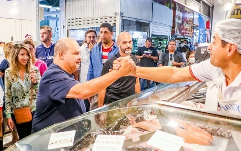 Governador autoriza a reforma da Feira do Guará