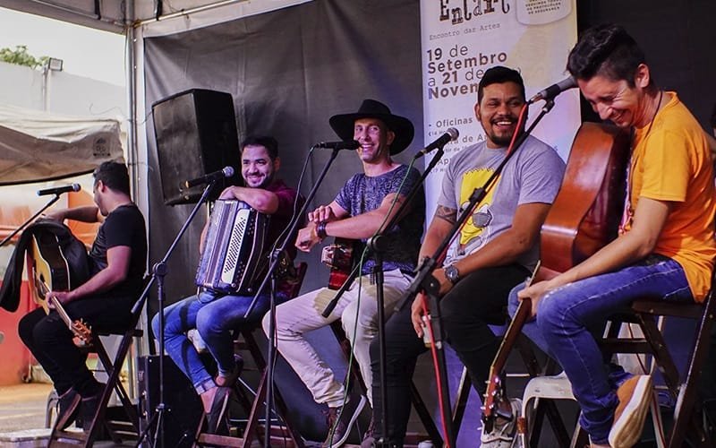 Sarau, oficinas e apresentações artísticas em Sobradinho