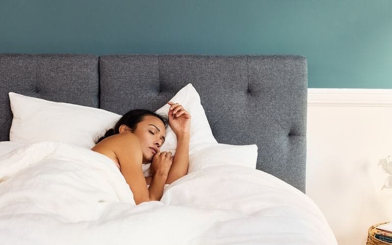 “Especialista em dormir” pode receber R$ 5 mil por mês