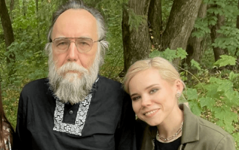 Atentado mata filha do “Rasputin moderno” de Vladimir Putin