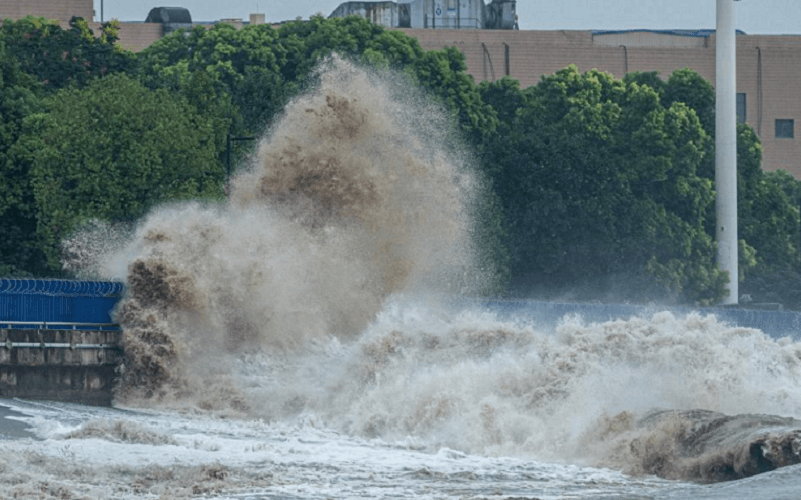 Tufão provoca o cancelamento de quase 600 voos na China