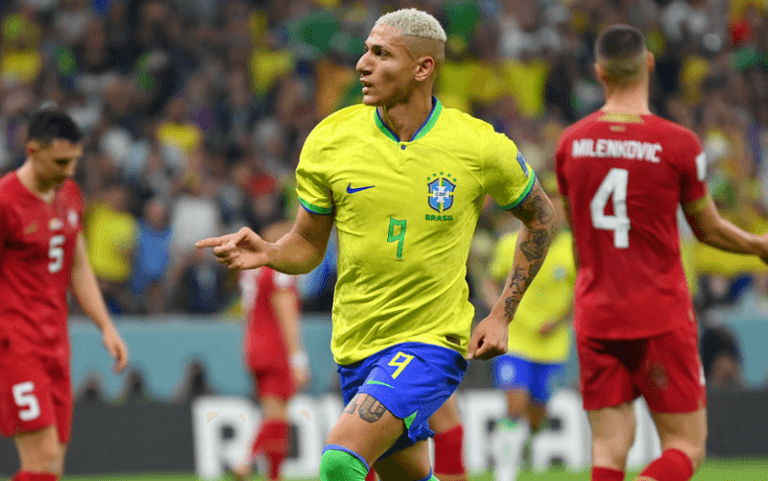 Brasil estreia na Copa do Mundo com vitória de 2 a 0 sobre a Sérvia