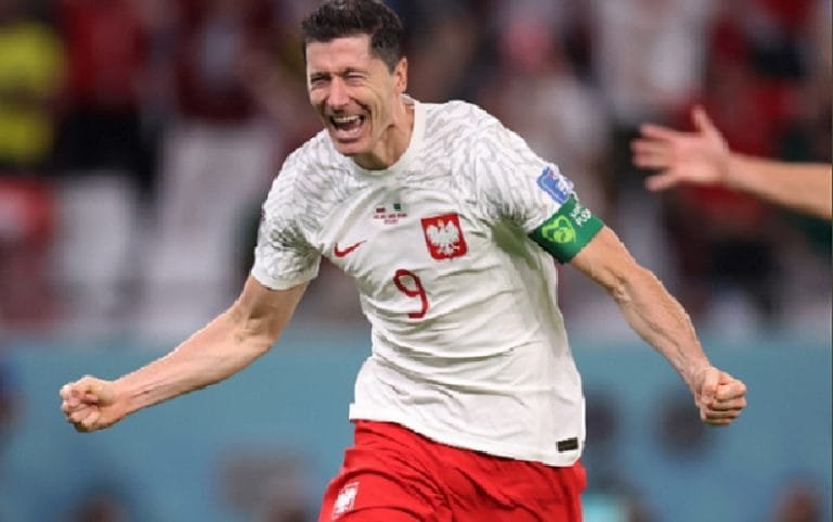 Polônia vence a Arábia Saudita com gol de Lewandowski