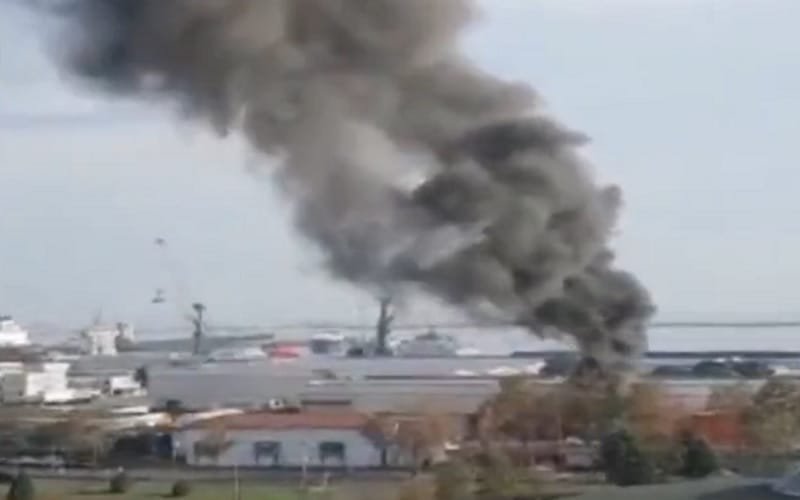 Explosão em porto da Turquia, no Mar Negro,  provoca incêndio