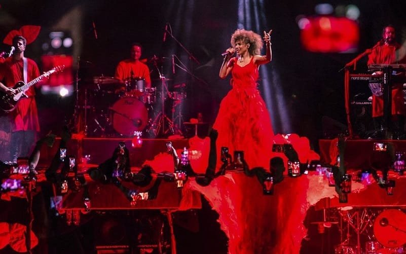 Cantora Vanessa da Mata Misto Brasília