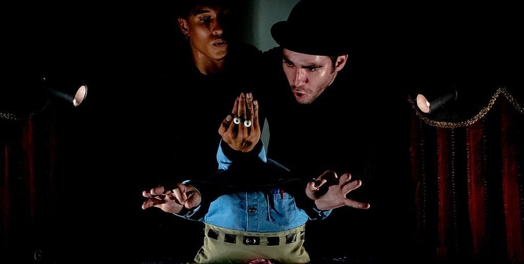 Teatro de bonecos em espetáculo gratuito no projeto da trupo Por Um fio no complexo cultural de Planaltina/Caren Henrique/Divulgação