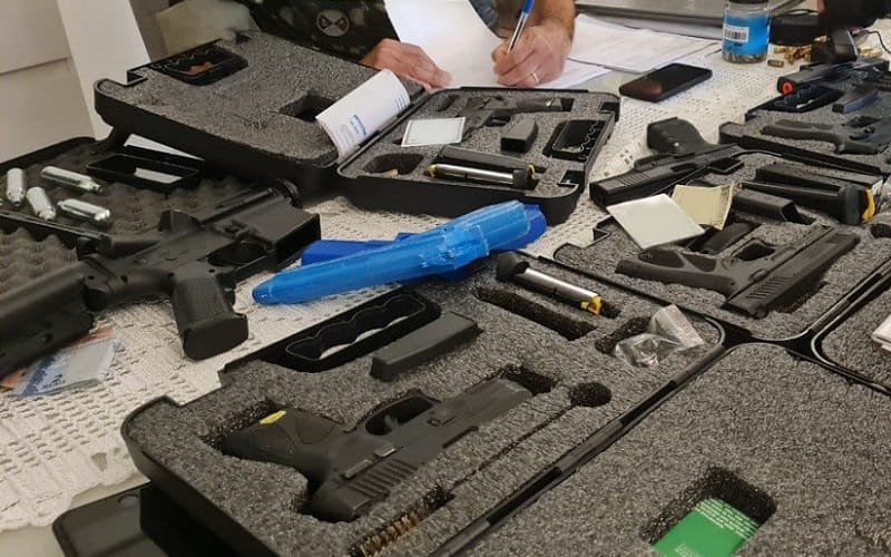 Empresário e influenciador digital é preso por venda de armas