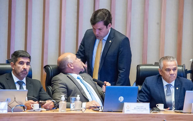 Projeto na Câmara Legislativa penaliza Neoenergia por falhas em serviços