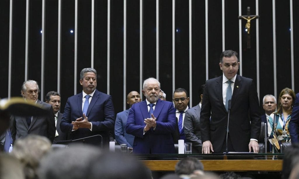 Rodrigo Pacheco ao lado de Lula Misto Brasília